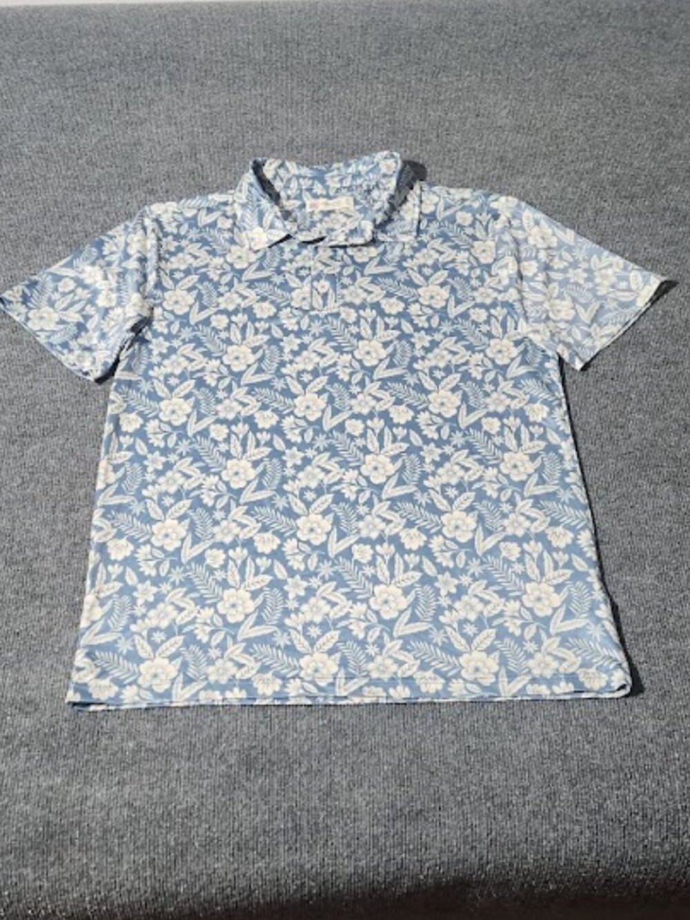 Laguna Men's Short Sleeve Polo Shirt in size medium